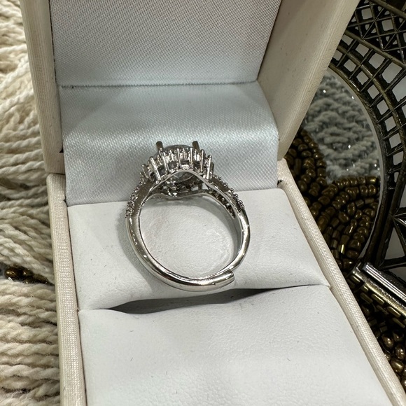 Ring - Picture 5 of 6